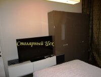 01.05.2015. мебель в спальню - подвесная тумба для телевизора, Шкаф-купе на две двери фасады мдф крашеный, фурнитура шкафа Hettich