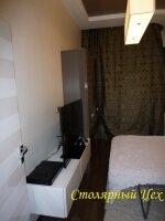 01.05.2015. мебель в спальню - подвесная тумба для телевизора, Шкаф-купе на две двери фасады мдф крашеный, фурнитура шкафа Hettich