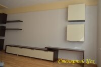 Гостиная мебель размеры 6000/2300 мм., корпус ЛДСП Egger, фасады МДФ крашеный ящики открываются от нажатия на фасад.