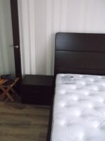 кровать из натурального дерева сосна. размеры 2300*1700*320. покраска нитробейц цвет орех-темный. и лак матовый