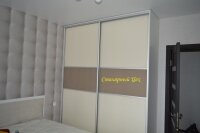 Шкаф-купе 2630*2100*600. корпус белое ЛДСП. фасады крашеное стекло Lacobel, профиль Indeco.